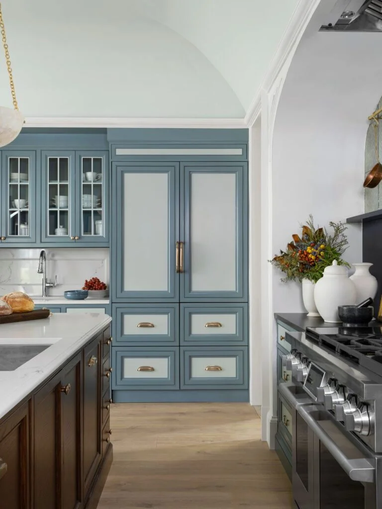 Small Kitchen Cabinet Colors