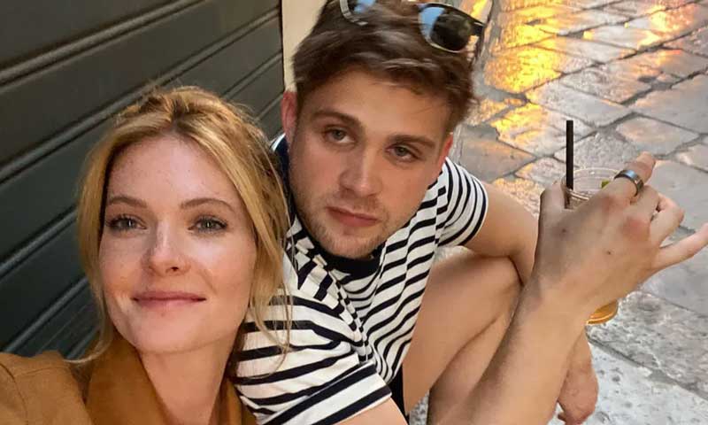 Relationship Between Meghann Fahy and Leo Woodall